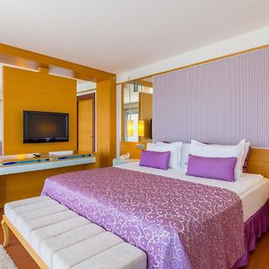 Apartmá pro novomanžele s manželskou postelí velikosti king